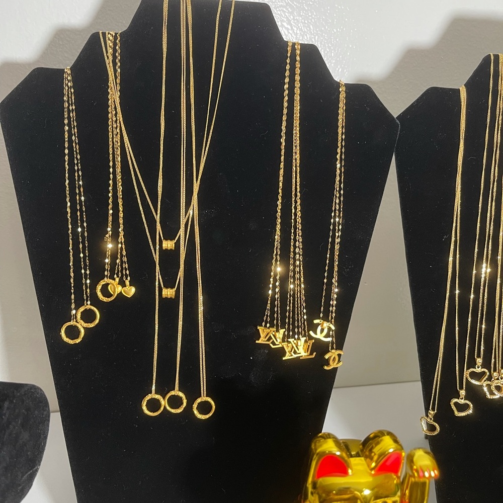 Jewelry - Picture 4 of 7